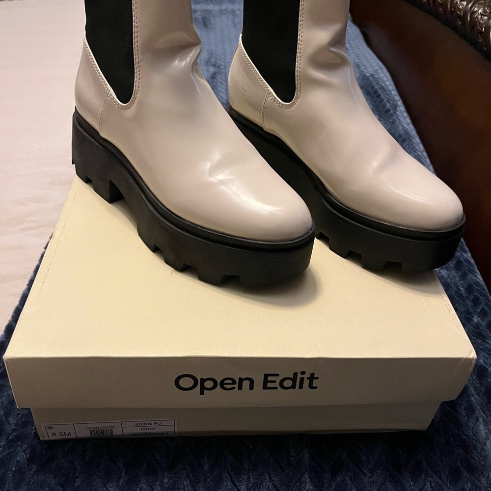 Open Edit Women's Cream Platform Boots